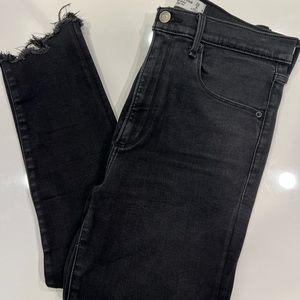 Abercrombie & Fitch Ultra High Rise Skinny Jean